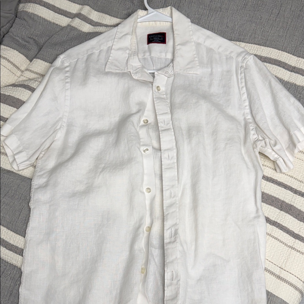 UNTUCKit Casual White Button Down Shirt